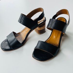 COCLICO Pagoda sandal sz 39.5